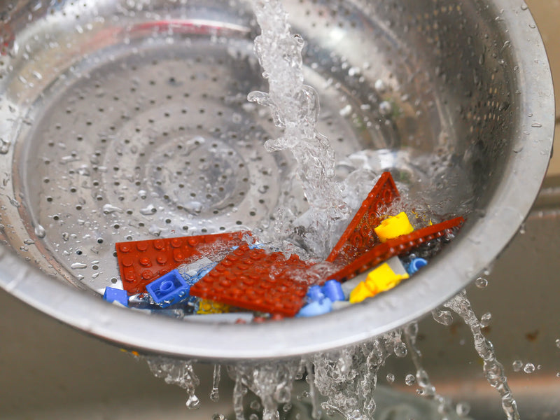 How to clean your LEGO®